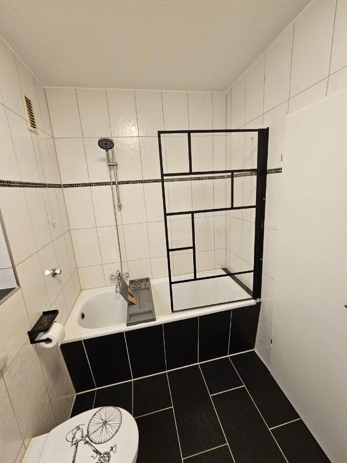 Sweet Home - 5 - Duisburg Bagian luar foto